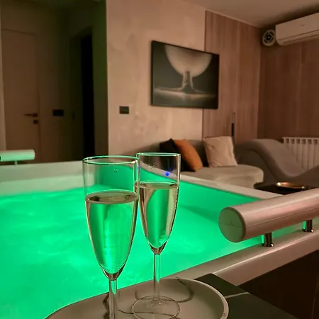 Jacuzzi Old Town Escape Apartment *