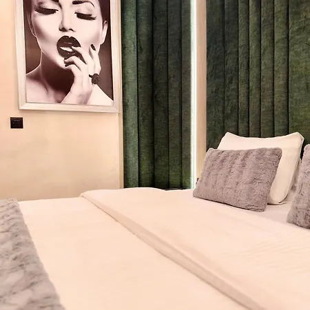 Jacuzzi Old Town Escape Apartament *