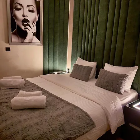 Apartament Jacuzzi Old Town Escape