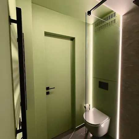 Apartment Jacuzzi Old Town Escape