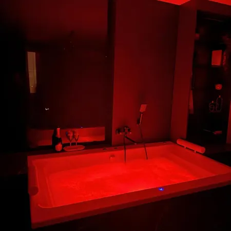 아파트 Jacuzzi Old Town Escape 부쿠레슈티