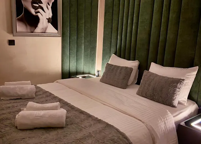 Apartamento Jacuzzi Old Town Escape