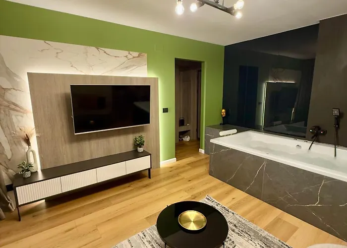 Apartamento Jacuzzi Old Town Escape *