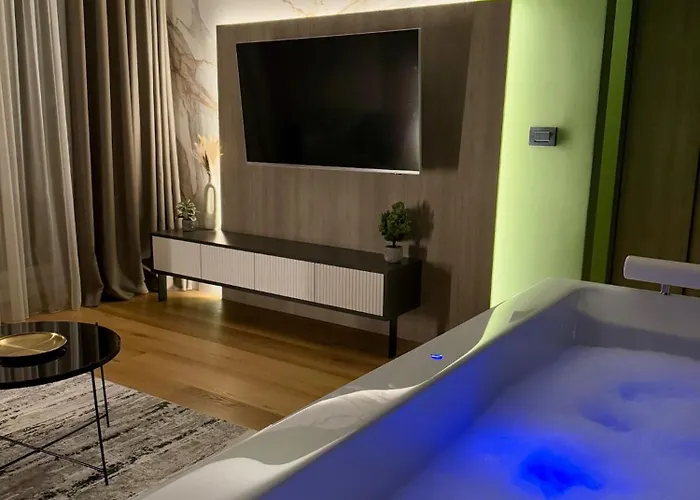 Jacuzzi Old Town Escape Apartment Bucharest