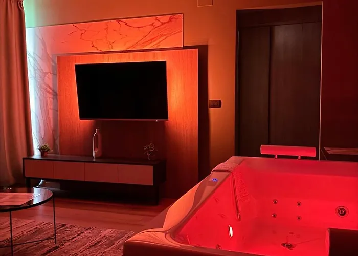 شقة Jacuzzi Old Town Escape بوخارست